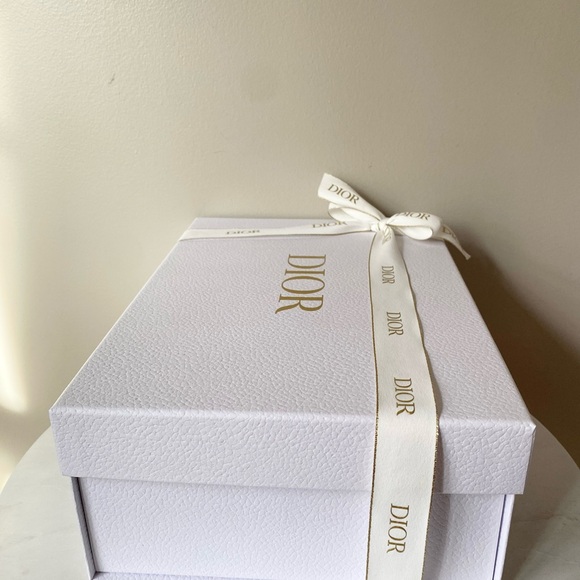 Large Dior Gift Box - Picture 4 of 5